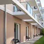 East מלון דירות 4*