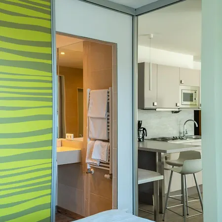 East 4* إرلانجن