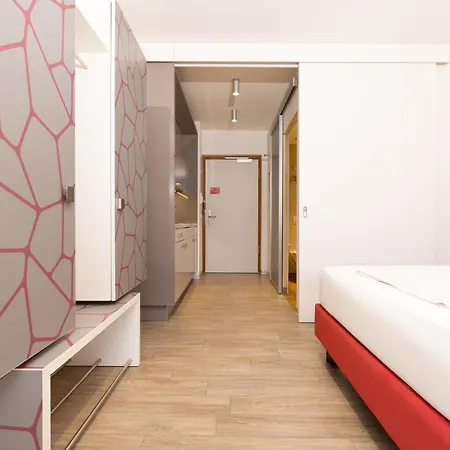 East Aparthotel 4*
