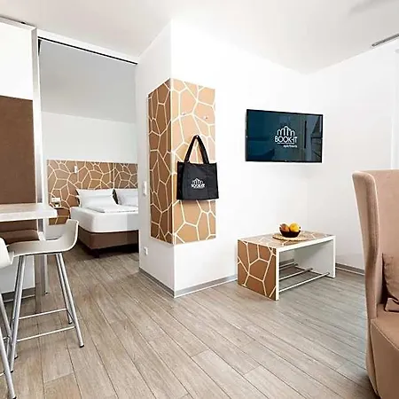Aparthotel East